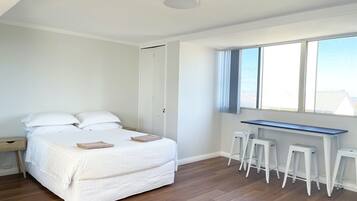 1 bedroom, desk, iron/ironing board, free WiFi