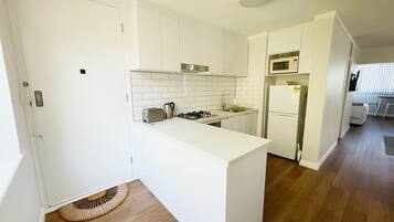 Fridge, microwave, oven, stovetop