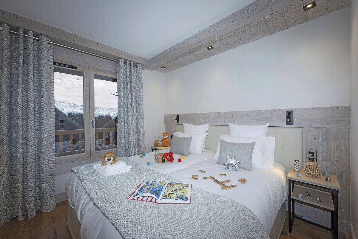 In-room safe, soundproofing, free WiFi, bed sheets