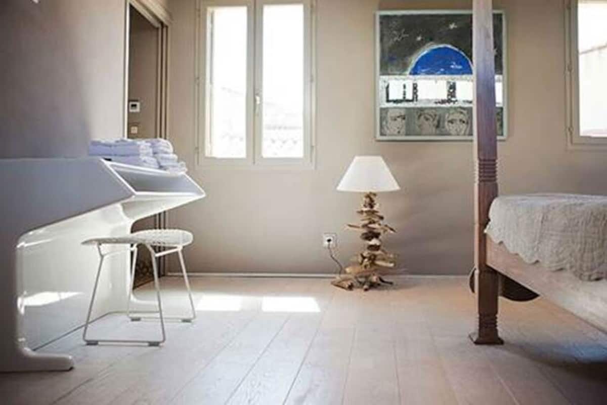 Chambre eau | 埃及棉床单、高档床上用品、办公桌、免费 WiFi
