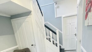 Interior entrance - Regency House (Loughborough)