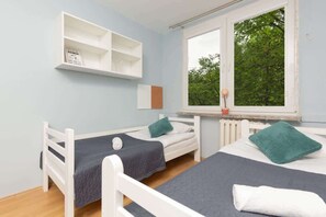 2 bedrooms, iron/ironing board, WiFi, bed sheets