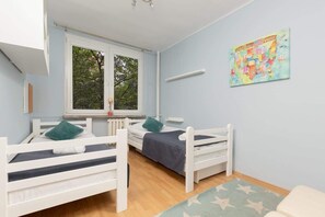 2 chambres, fer et planche à repasser, Wi-Fi, draps fournis