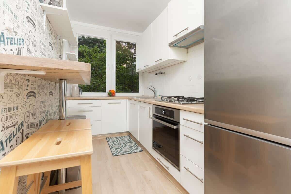 冷蔵庫、オーブン、コンロ、食器洗い機