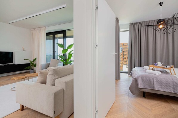 TV - Tarasy Bałtyku 31 Gdańsk | Prestige Apartment with Balcony and Parking (Gdansk)