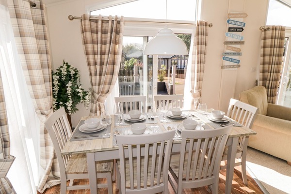 Cottage | Private kitchen | Fridge, dishwasher, electric kettle, toaster