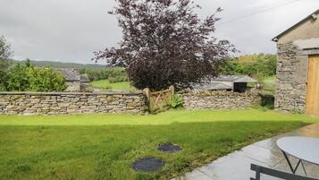 Cottage | Property grounds