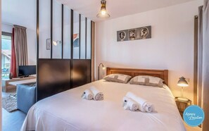 1 habitación, tabla de planchar con plancha, wifi gratis y ropa de cama 
