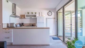 Réfrigérateur, micro-ondes, four, lave-vaisselle