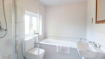 Cottage | Bathroom