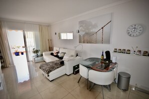 Living area - Apartment with communal swimming pool in Playa de Mogan - Paraiso (lomo quiebre)