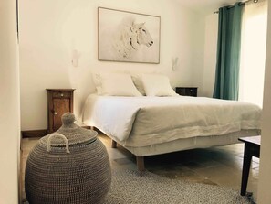 1 غرفة نوم ومكواة/لوح كي وواي فاي مجانًا وملاءات أسرّة