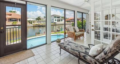 FISHERMANS PARADISE WATERFRONT POOL HOME 2 minute drive to the beach