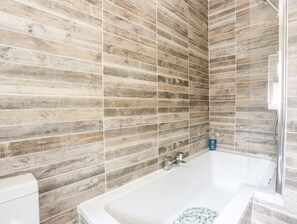 Cottage | Bilik Mandi | Pancuran mandi 