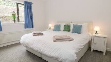 Cottage | 4 bedrooms, individually decorated, individually furnished, free WiFi