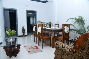 Dining - KK GROUP OF RESIDENCY - Double Bed Room With Living Room (coorg)