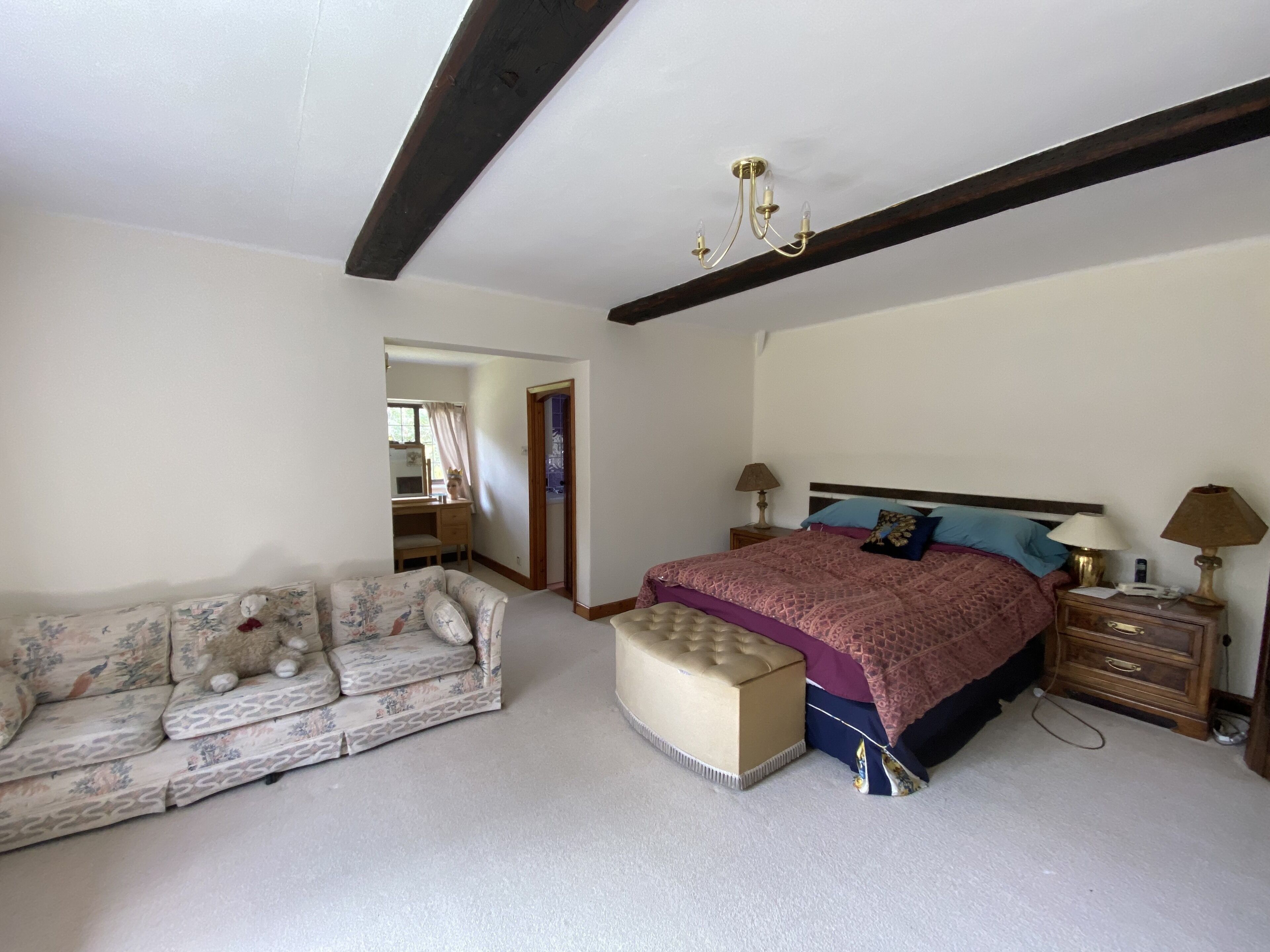 5 bedrooms, iron/ironing board, free WiFi, bed sheets