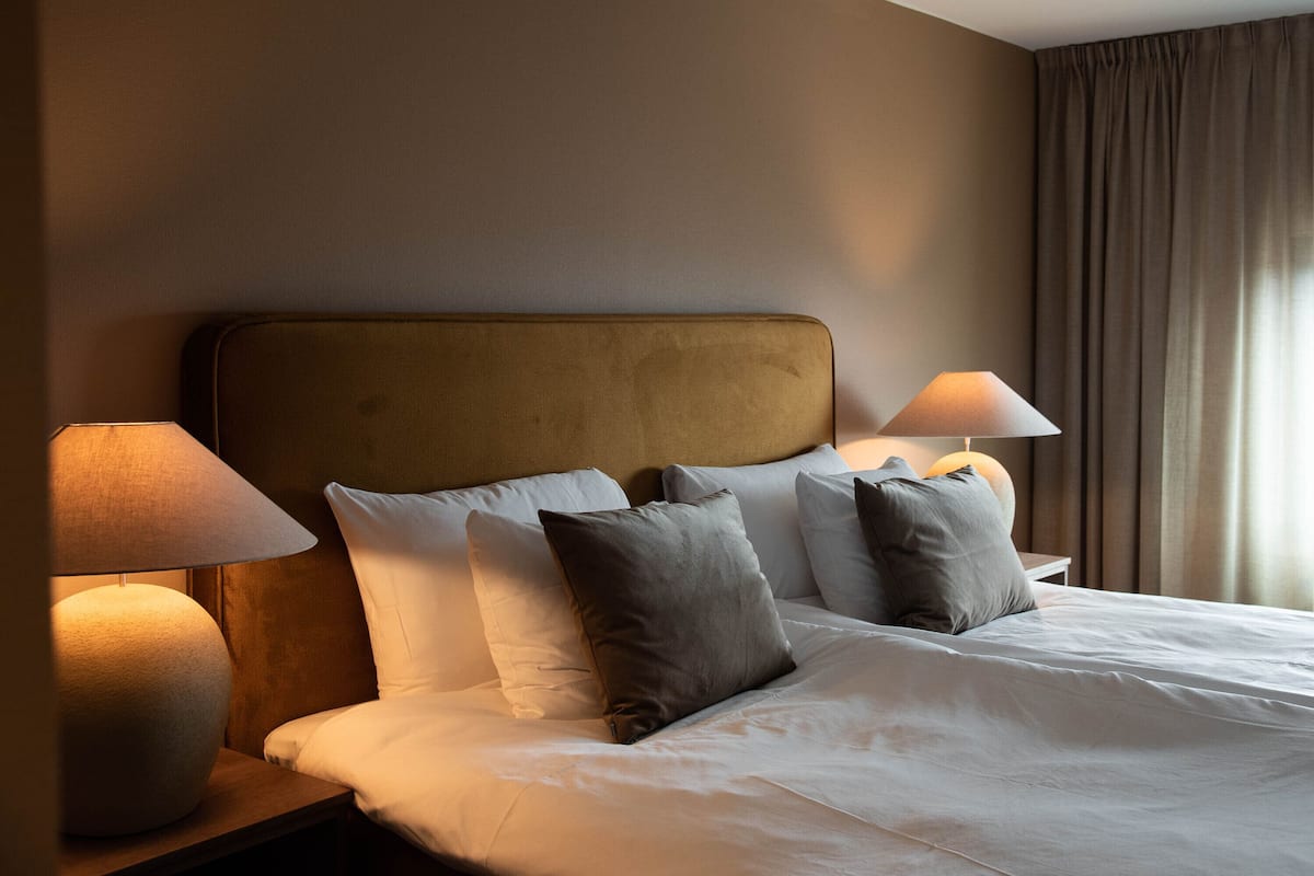 Premium bedding, in-room safe, cots/infant beds, free WiFi
