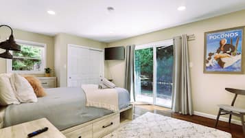 4 bedrooms, iron/ironing board, travel cot, free WiFi