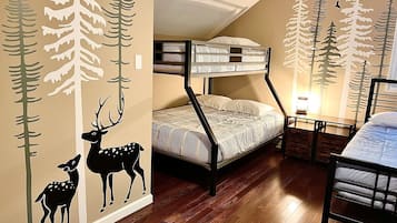 4 bedrooms, iron/ironing board, free WiFi, bed sheets