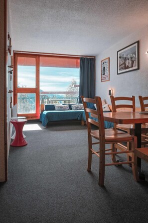 Interior - 6th floor, view resort, balcony, tv, ski locker, 40m², Les Arcs (Les Arcs)