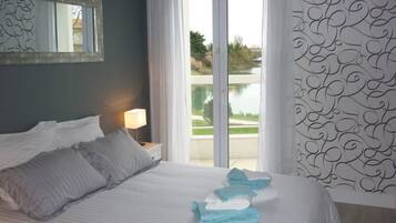 1 chambre, fer et planche Ă repasser, Wi-Fi gratuit, draps fournis