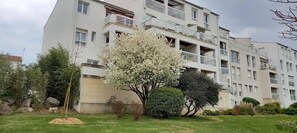 Exterior - Spacious and charming T2 apartment in town center (La Rochelle)