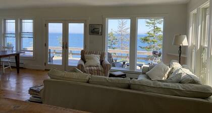 Two seaside cottages with beautiful views and total privacy
