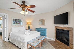 House, 4 Bedrooms, Pool Access