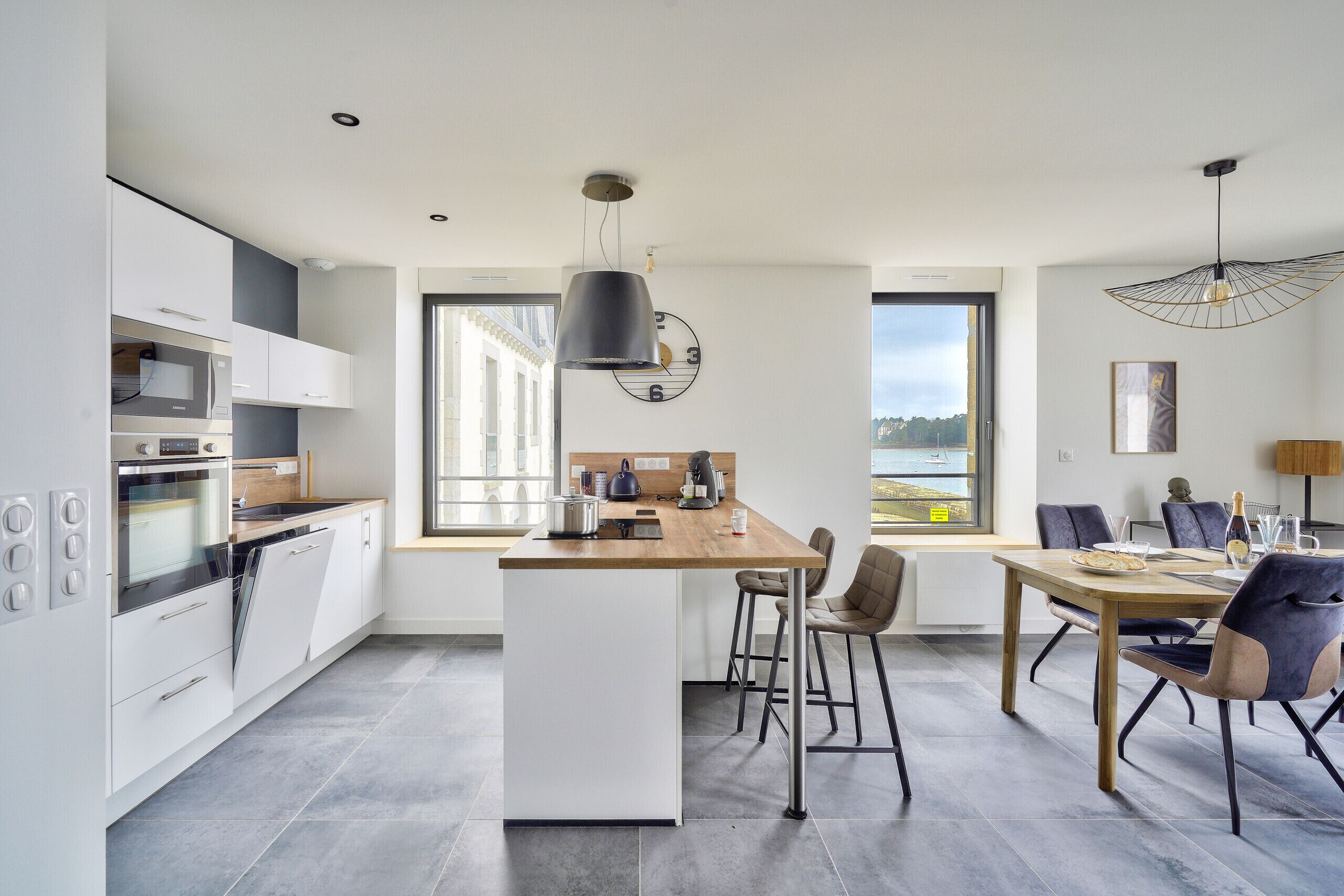 Réfrigérateur, micro-ondes, four, lave-vaisselle