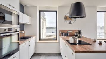 Réfrigérateur, micro-ondes, four, lave-vaisselle