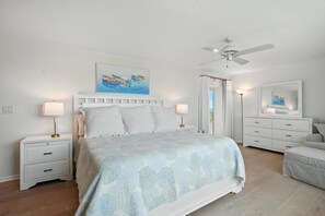 2 bedrooms, desk, iron/ironing board, WiFi