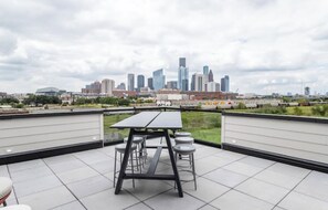 Property grounds - Radiant Modern 2 Bd 2 Bath 1st Level Apt - UofH (Houston)