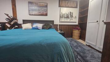 Desk, iron/ironing board, free WiFi, bed sheets