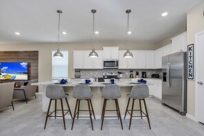 Villa, Multiple Bedrooms | Private kitchen | Dishwasher - 8 Bed 6 Bath Windsor Island Near Disney! 8 Bedroom Villa by Redawning (Davenport)