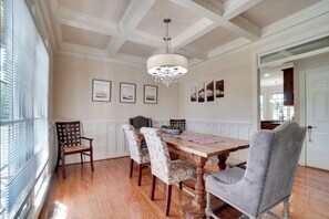 Dining - Beautiful Hiawassee Home w/ Mountain Views! (Hiawassee)