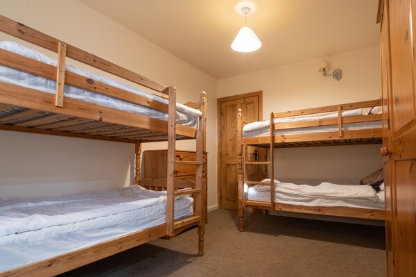 4 bedrooms, iron/ironing board, free WiFi, bed sheets