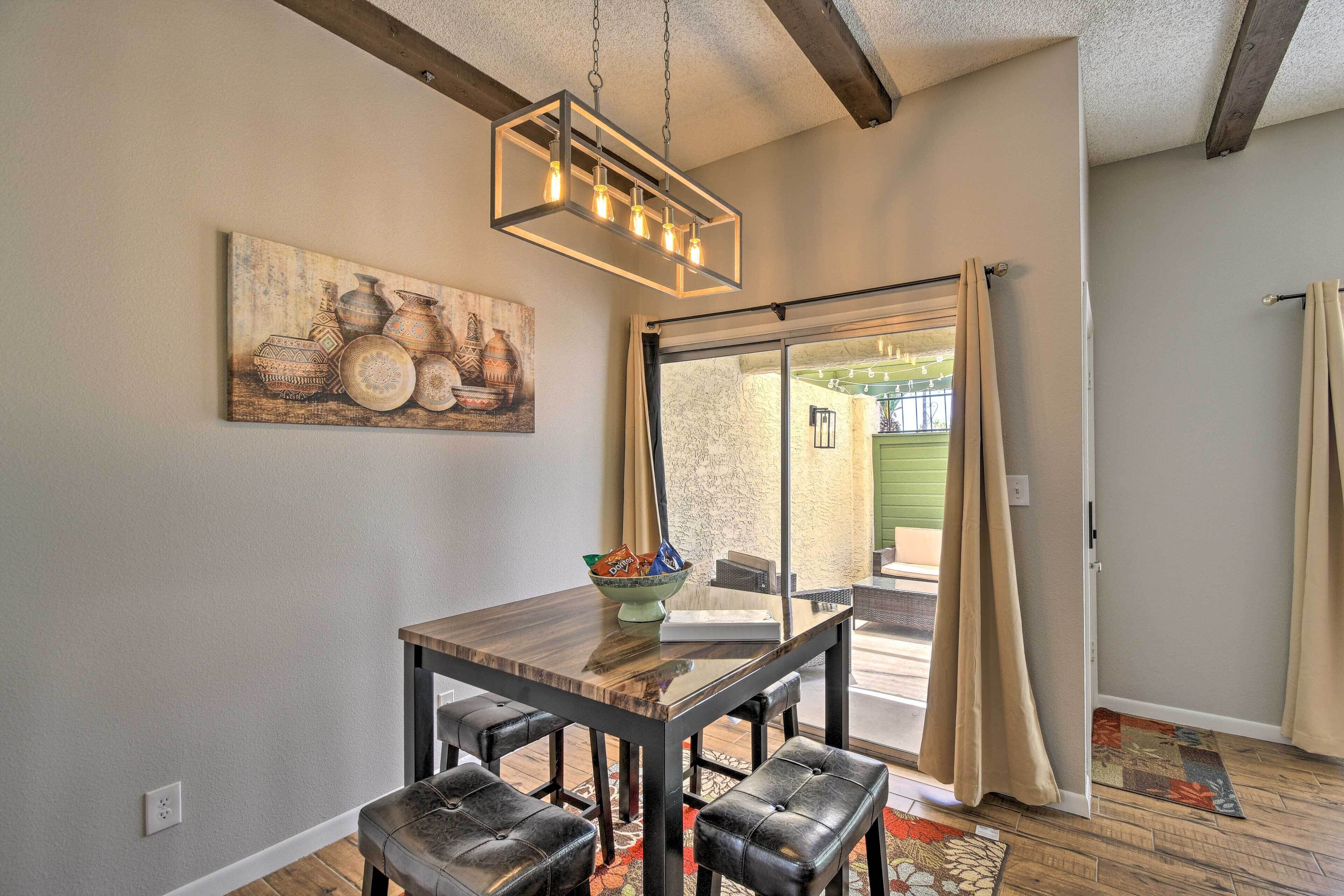 Tempe Condo w/ Patio, 14 Mi to Downtown Phoenix