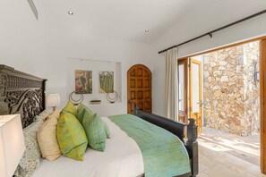 6 chambres, fer et planche à repasser, Wi-Fi, draps fournis