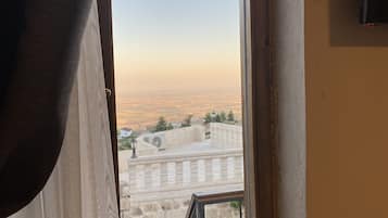 Chambre Double Deluxe | Bureau, espace de travail pour ordinateur portable