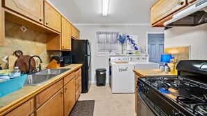 茶具/咖啡用具、冰箱、微波炉、烤箱