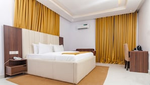 واي فاي مجانًا وملاءات أسرّة