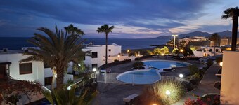 2 bedroom apartment located on the seafront opposite the main beach