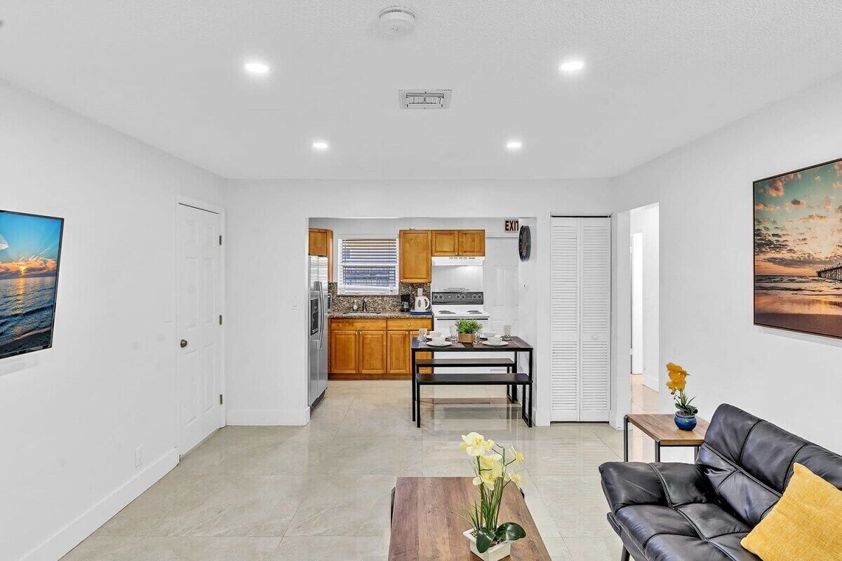 Een televisie en een kantoor