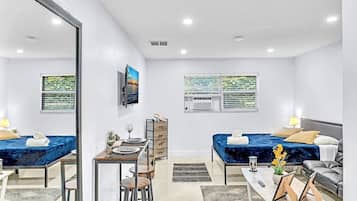 Tabla de planchar con plancha, cuna de viaje y wifi gratis