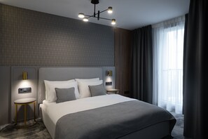 Comfort Apartment | Individually decorated, desk, laptop workspace, free WiFi - Art Boutique Aparthotel (Kraków)