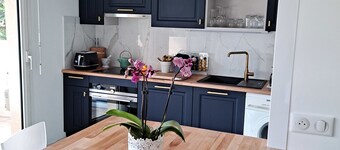 HENRI CAMILLE REAL ESTATE -Beautiful one bedroom swimming pool and parking