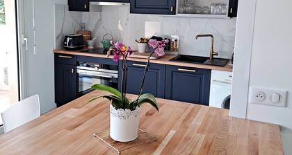 HENRI CAMILLE REAL ESTATE -Beautiful one bedroom swimming pool and parking