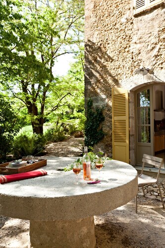 Moulin Provençal avec piscine privée pour 15 personnes