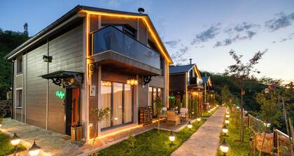 Poison Garden Suite & SPA